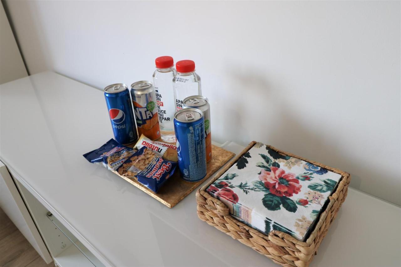 Lovely City Center Apartment - Free Minibar ブカレスト エクステリア 写真