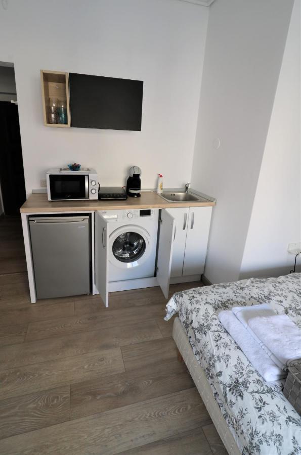 Lovely City Center Apartment - Free Minibar ブカレスト エクステリア 写真